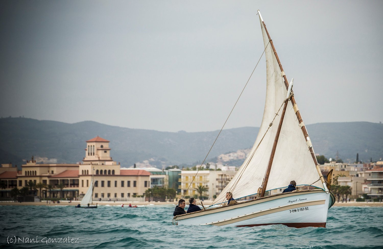 El Miquel Nans, de Cambrils, davant de Calafell